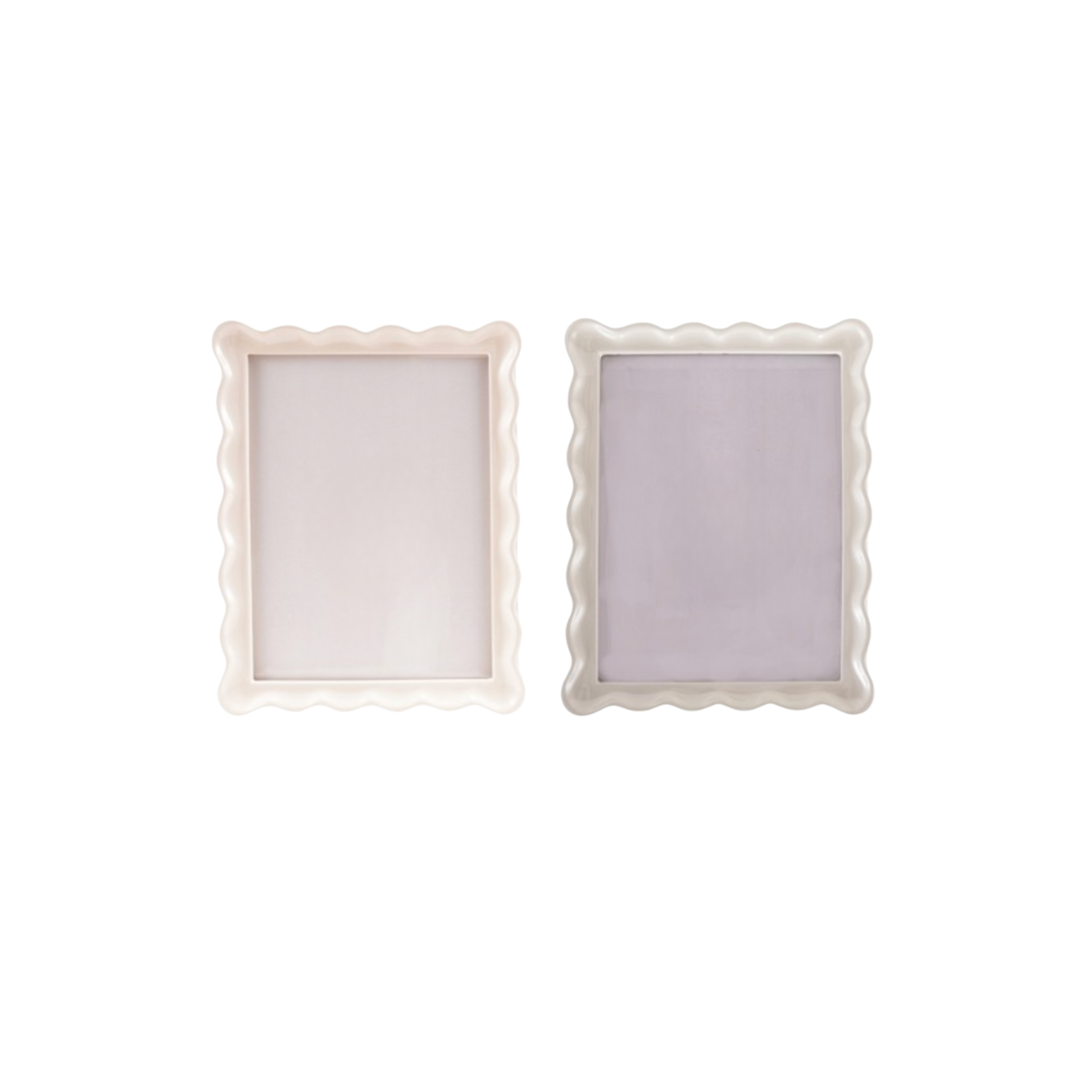 Scalloped 7 x 9 Frame