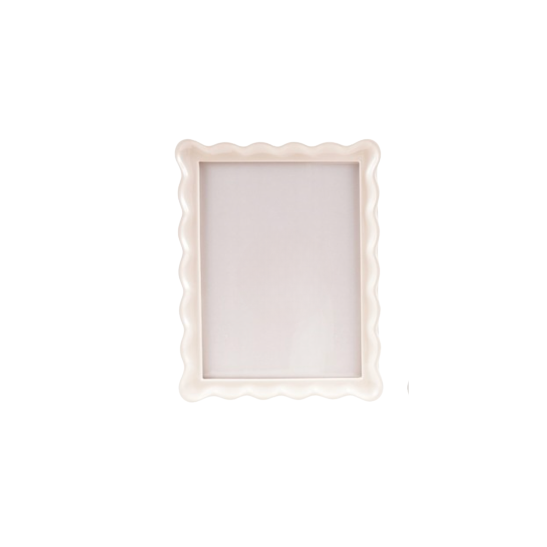 Scalloped 7 x 9 Frame