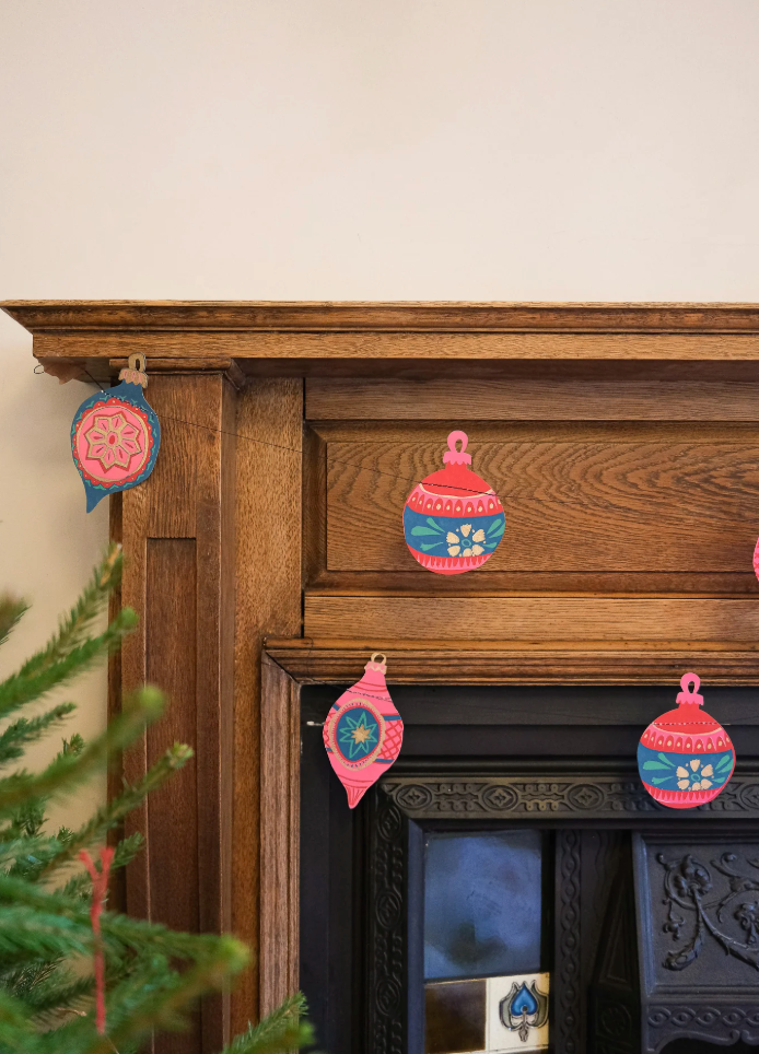 Screen Printed Paper Garland {Baubles}