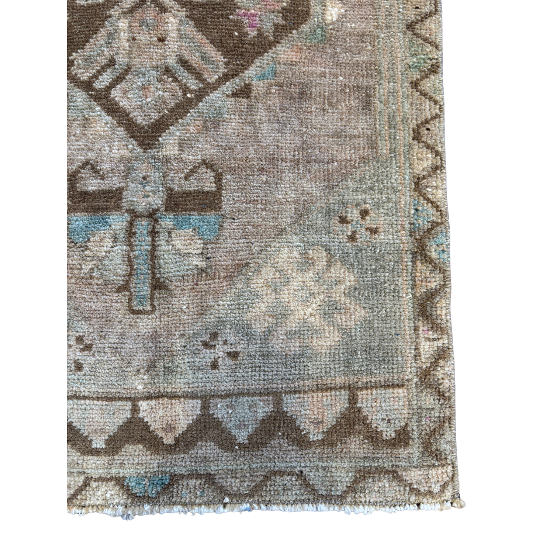 Vintage Rug {Basic Browns}