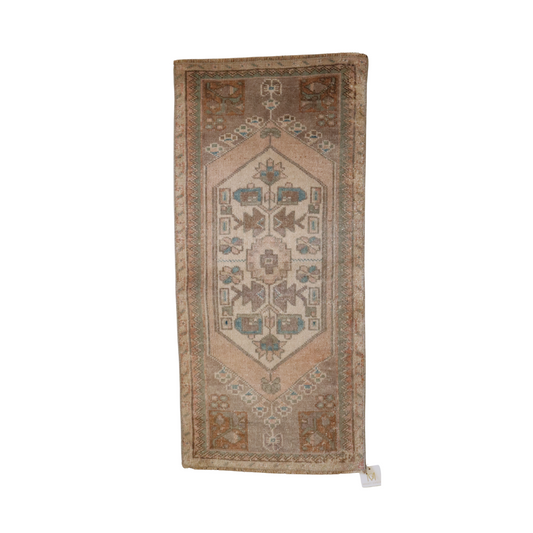 Vintage Rug {Sunday Fade}