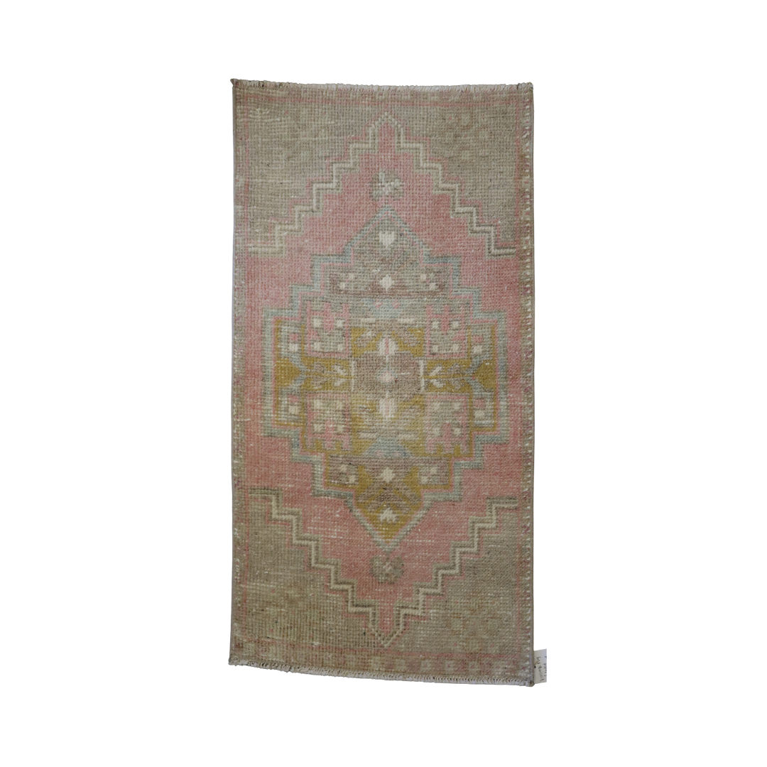 Vintage Rug {Faded Flamingo}
