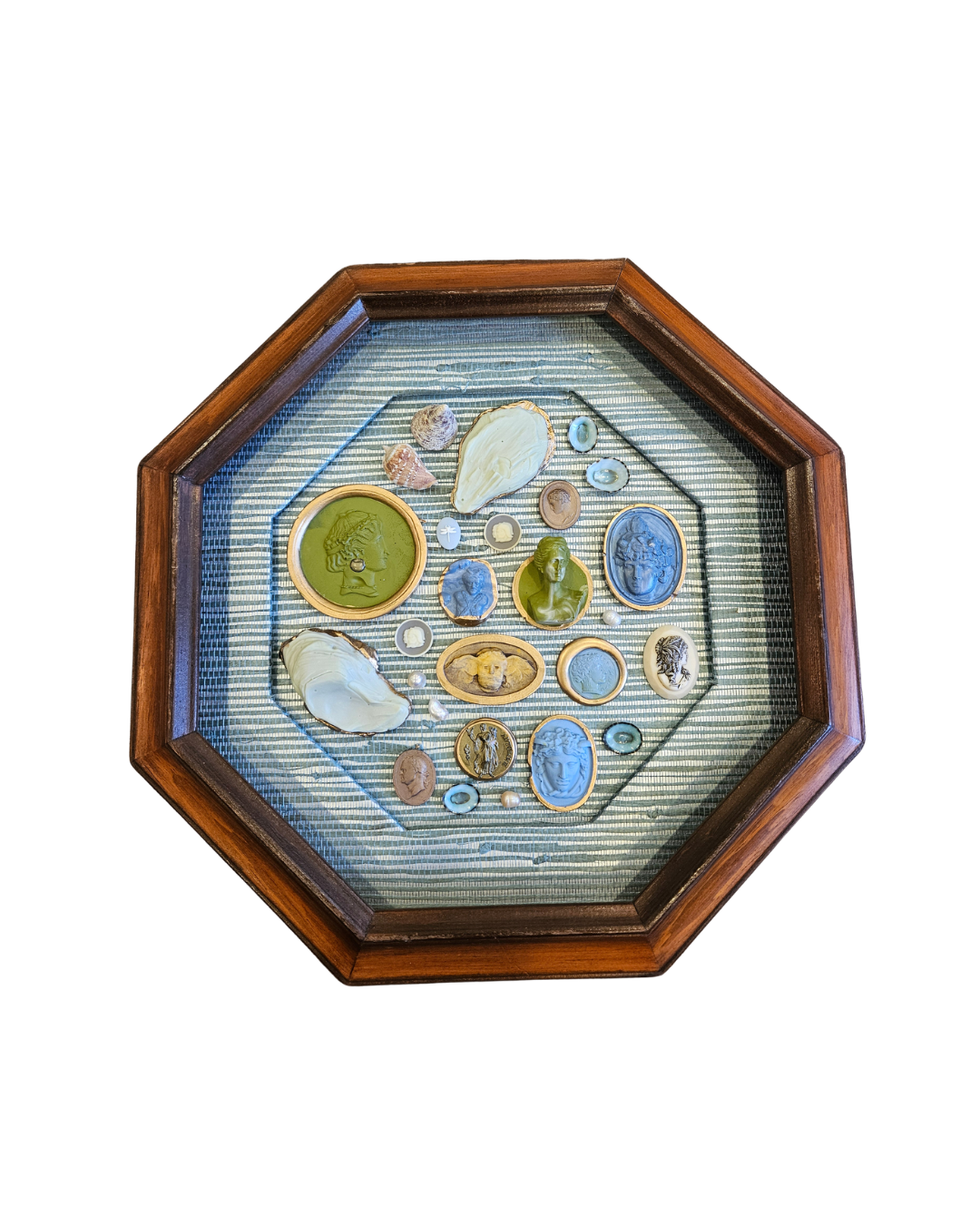 Intaglieaux in Octagon