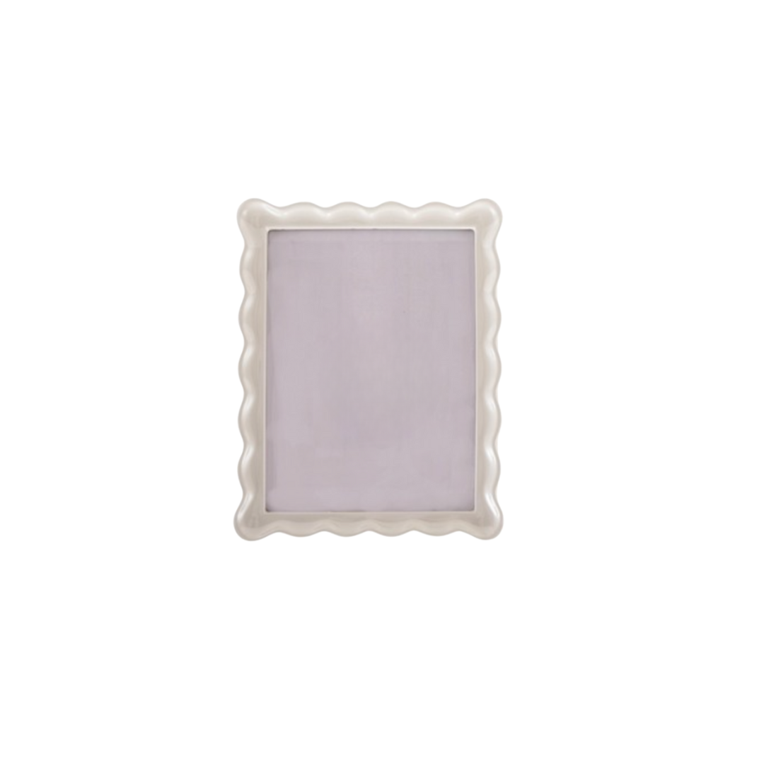 Scalloped 7 x 9 Frame